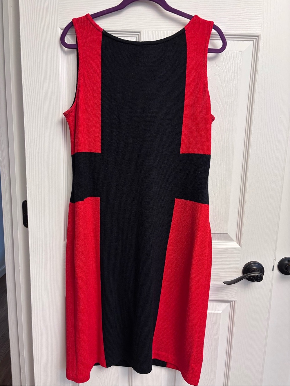 St. John Black and Red Sleeveless Colorblock Midi Dress